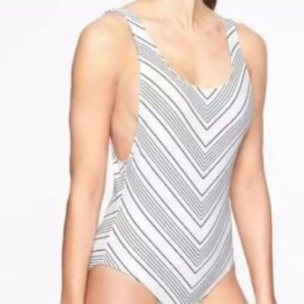 NWT$128 ATHLETA white Chevron high leg swim 36 B C